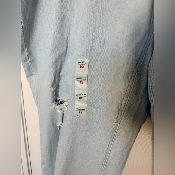 Old Navy Sky- Hi Straight High Rise Distressed secret smooth jeans- size 28 NWOT - Picture 4 of 9